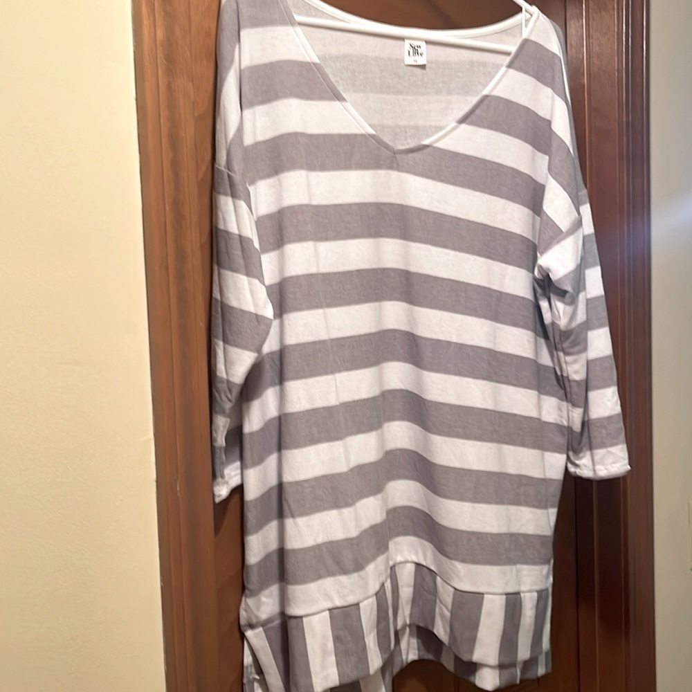 Plus Size (3X) SOFT gray and white striped 3/4 sleeve tee. NEVER BEEN WORN.